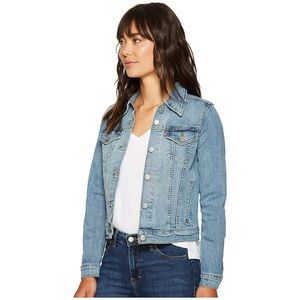NWT Levi’s Women Original Trucker Jacket
